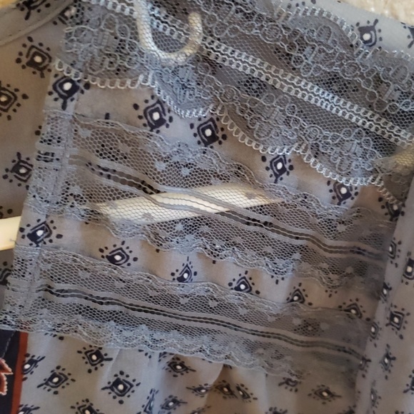 Perfect blouse for work! - Picture 3 of 5